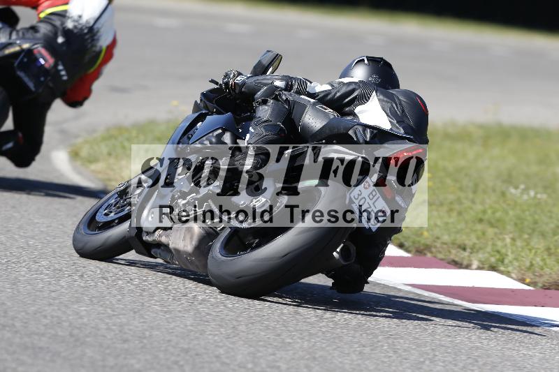 /Archiv-2025/48 25.08.2025 Cornu Master School ADR/rot-rouge/34